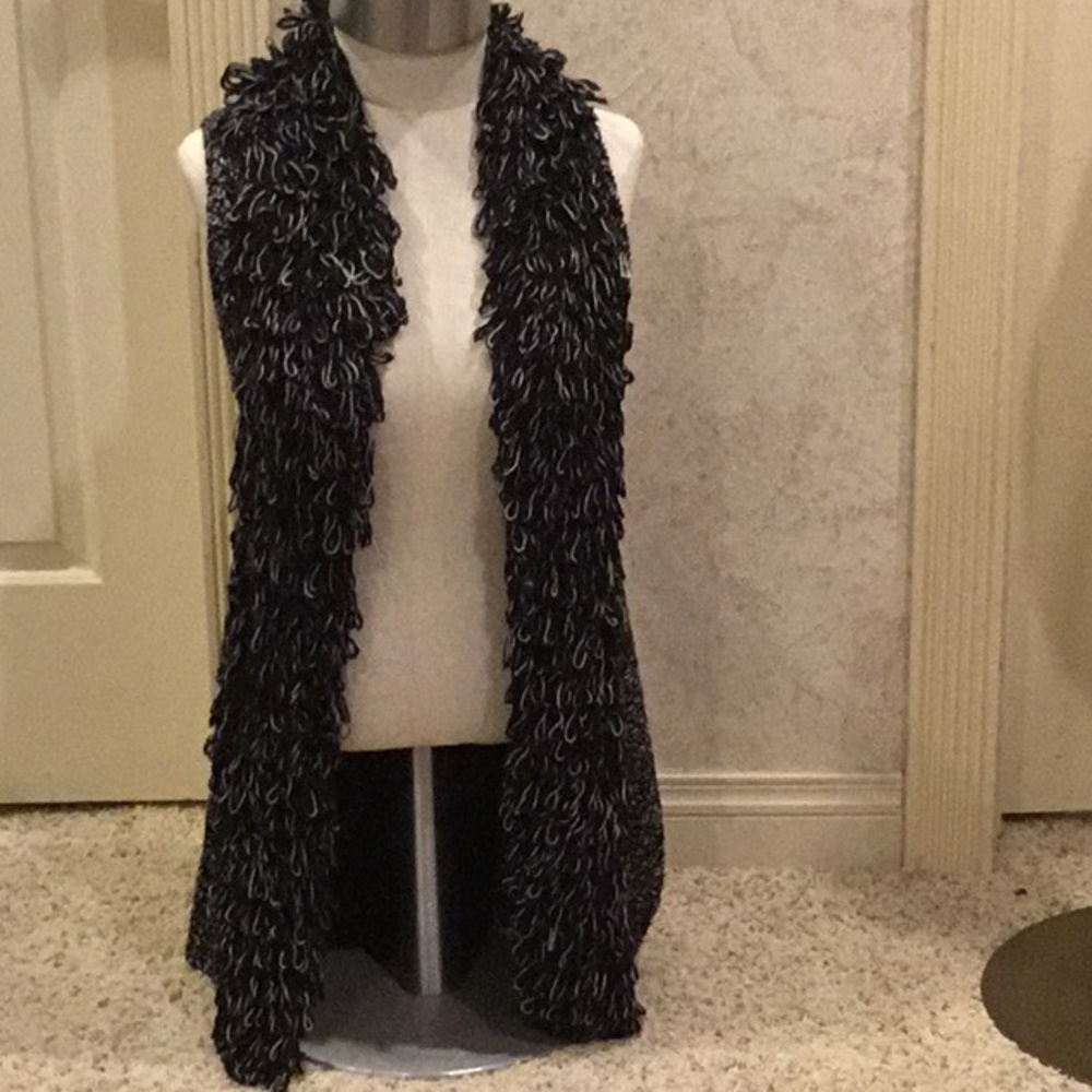 Sm sweater vest worn once black and white knitted look, 100% acrylic